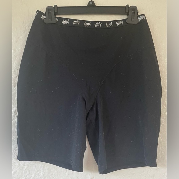 Yitty Spotlight Ruched Bike Short Leggings Large Shimmered Iconic Black; size 1X - Picture 1 of 6